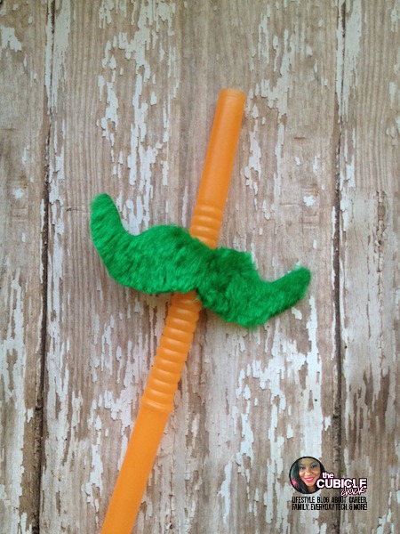 DIY Lucky Leprechaun Mustache Straws.jpg
