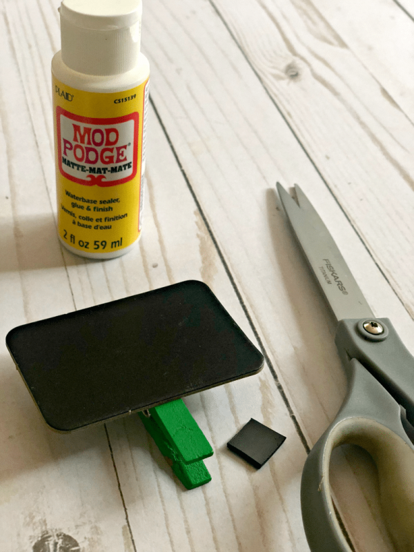 Back to School DIY: Chalkboard Magnet Clips for Important Papers