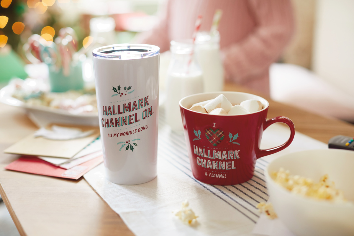 christmas in evergreen mugs