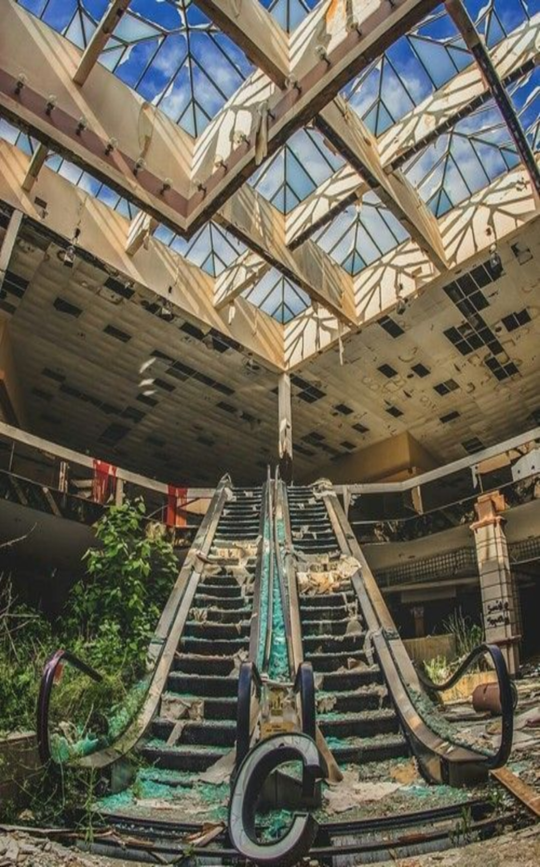 Work in Progress] 1980's Mall Based on Market Mall - Calgary